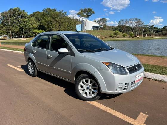 FORD FIESTA 1.0 MPI SEDAN 8V FLEX 4P MANUAL FORD FIESTA 1.0 MPI SEDAN 8V FLEX 4P MANUAL